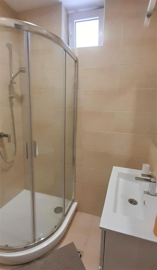 Rozalia Apartman Gyula Eksteriør billede